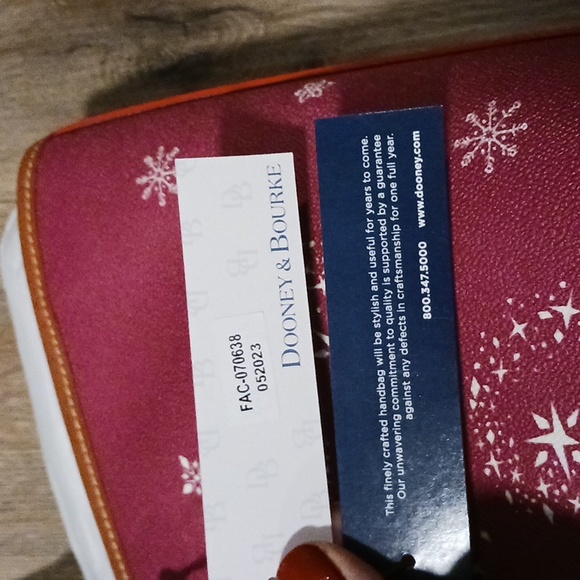 Nwt Disney dooney and bourke Christmas - Picture 6 of 11